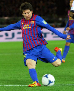 Messi jugando al fútbol